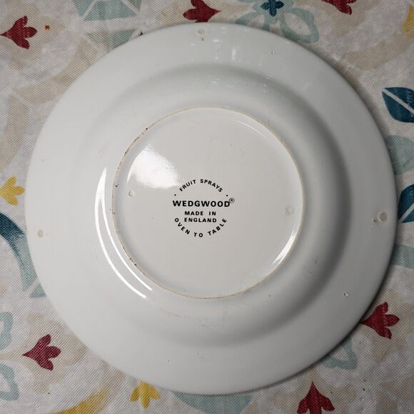 WEDGWOOD Fruit Sprays Croft Set of 2 Bread & Butter Plates & 2 Soup Bowles - Picture 3 of 16